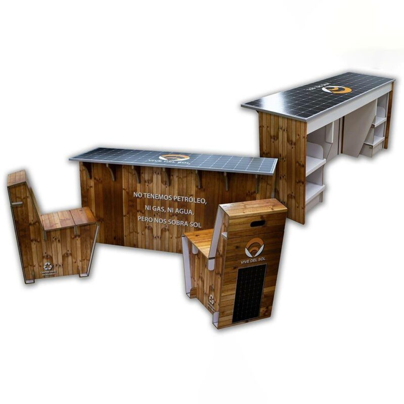 mesa y sillas de cartón